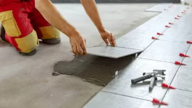 تركيب سيراميك في الفجيرة مع شركة الركائز – خبرة متكاملة لأرضيات وجدران فاخرة